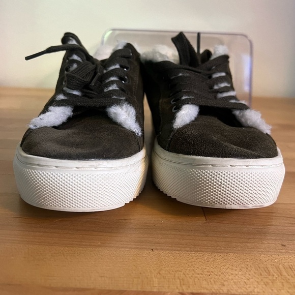 Marc Fisher Dakari Lace Up Sneakers Green Leather Suede Faux Fur Lined Size 6 - Picture 4 of 11